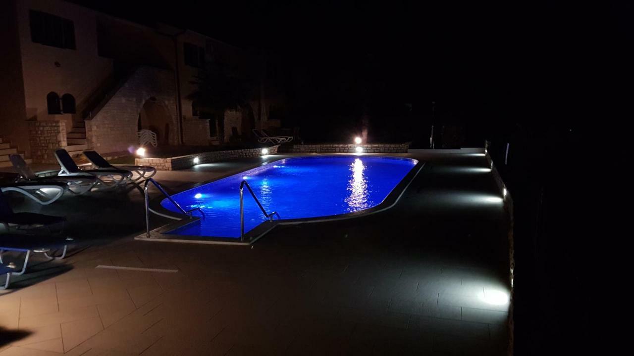 Holiday Home Marina กาชเตลีร์ ภายนอก รูปภาพ
