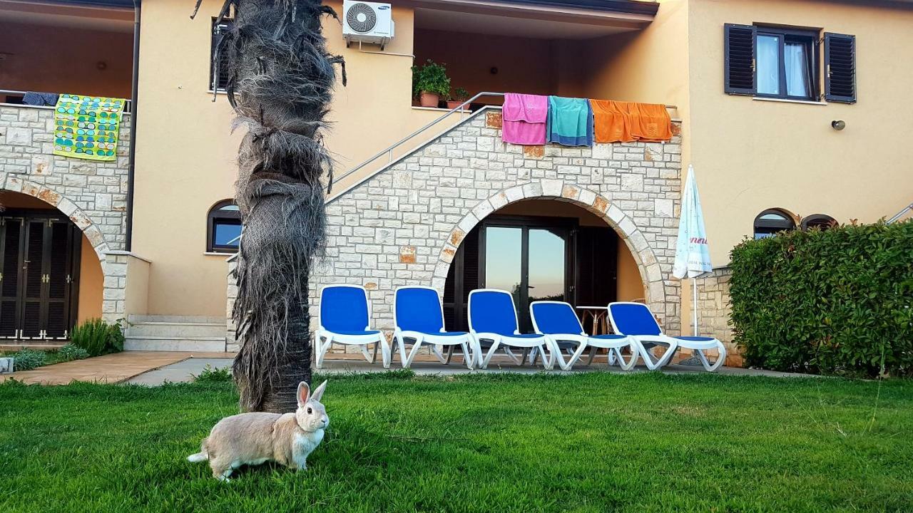 Holiday Home Marina กาชเตลีร์ ภายนอก รูปภาพ