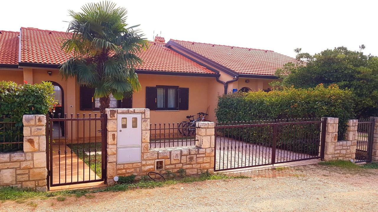 Holiday Home Marina กาชเตลีร์ ภายนอก รูปภาพ