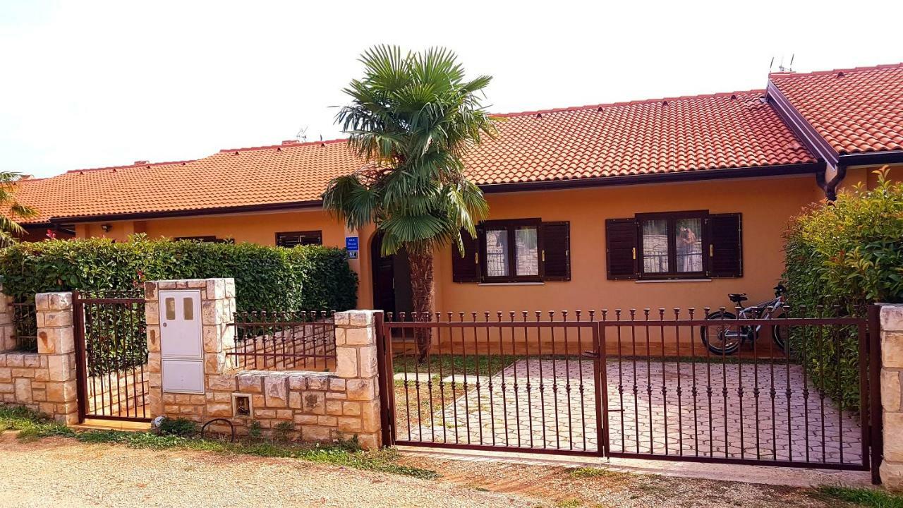 Holiday Home Marina กาชเตลีร์ ภายนอก รูปภาพ
