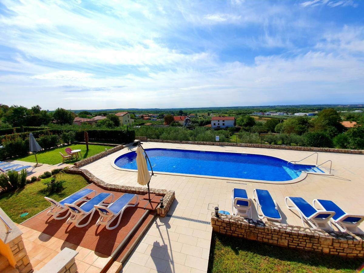 Holiday Home Marina กาชเตลีร์ ภายนอก รูปภาพ