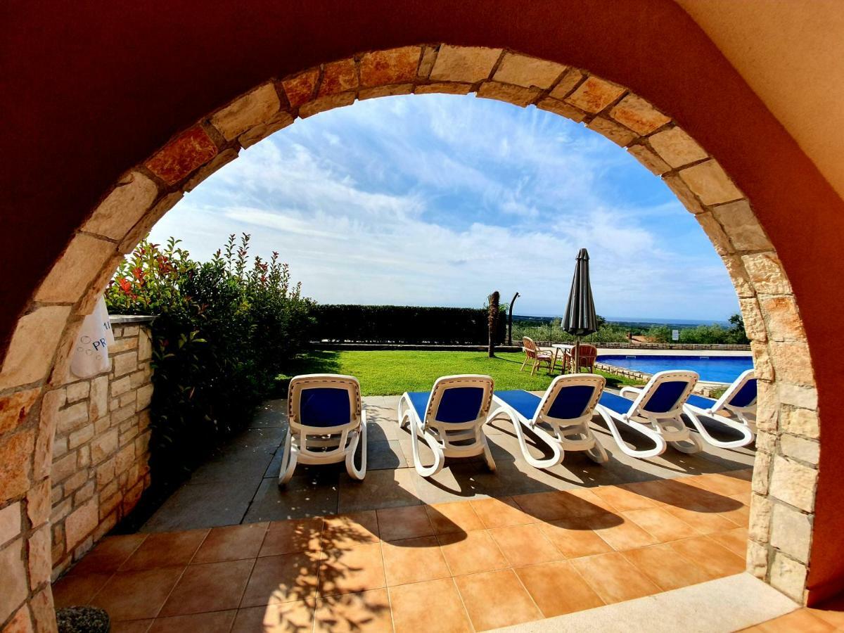 Holiday Home Marina กาชเตลีร์ ภายนอก รูปภาพ